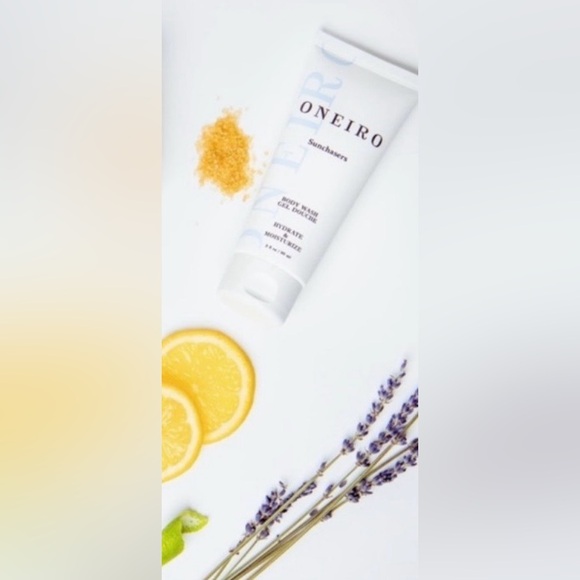 ONEIRO Body Care Body Wash to Hydrate & Cleanse Your Skin - Picture 2 of 3